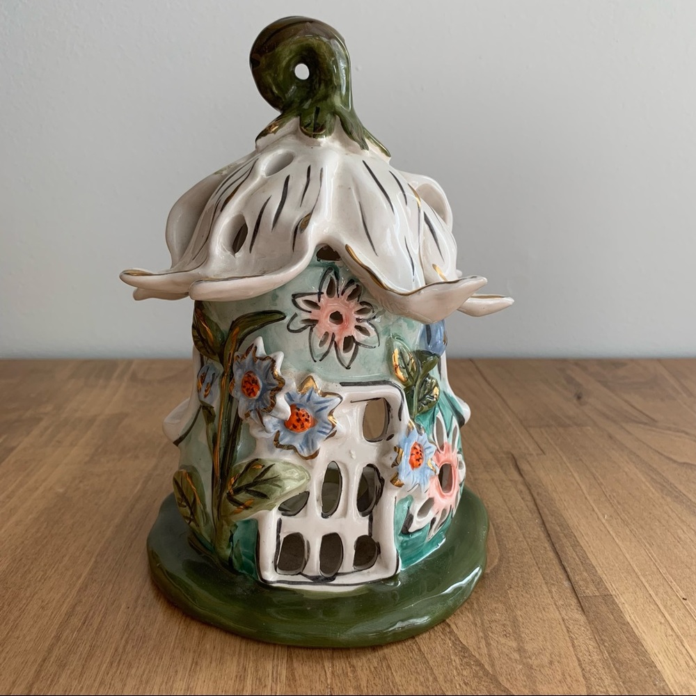 Vintage funky tea light house